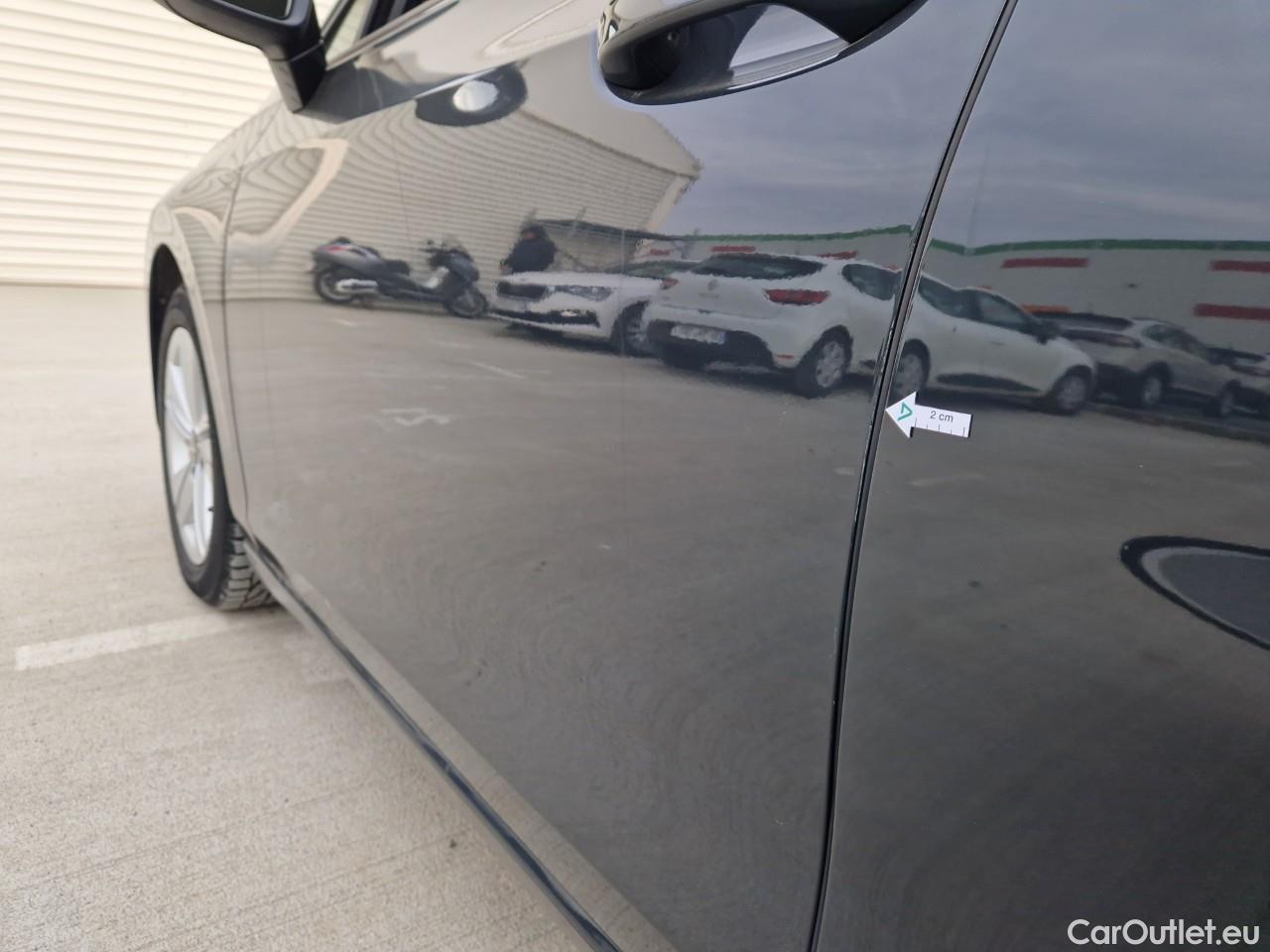  Volkswagen  Golf  Life 1.0 TSI #2