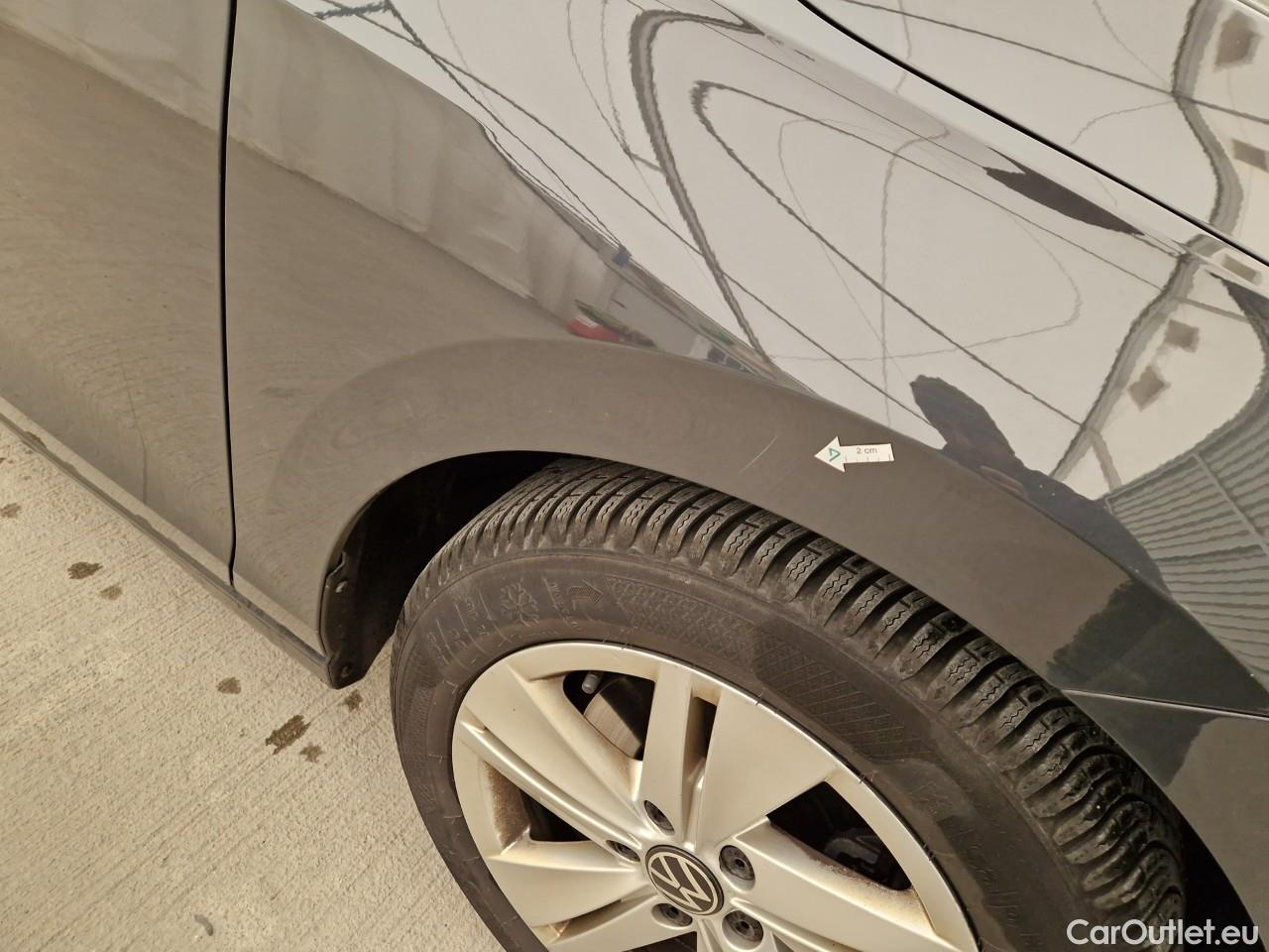  Volkswagen  Golf  Life 1.0 TSI #16