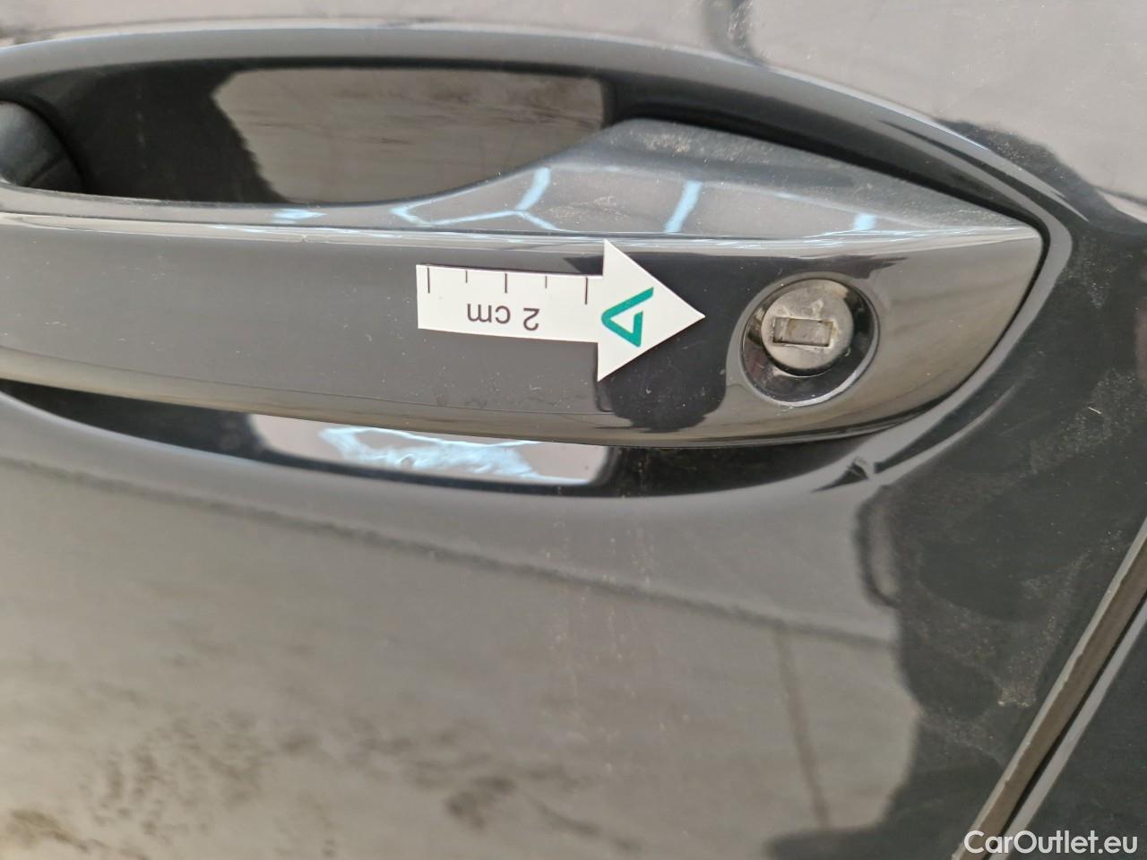  Volkswagen  Golf  Life 1.0 TSI #4