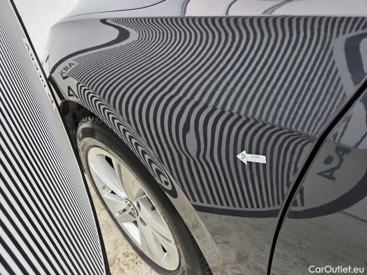  Volkswagen  Golf  Life 1.0 TSI #4