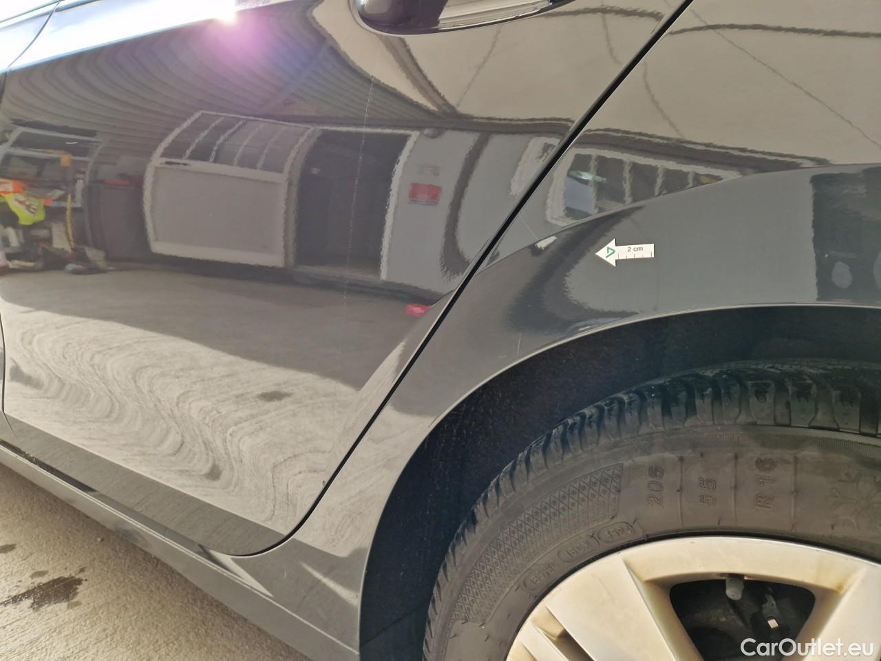  Volkswagen  Golf  Life 1.0 TSI #36