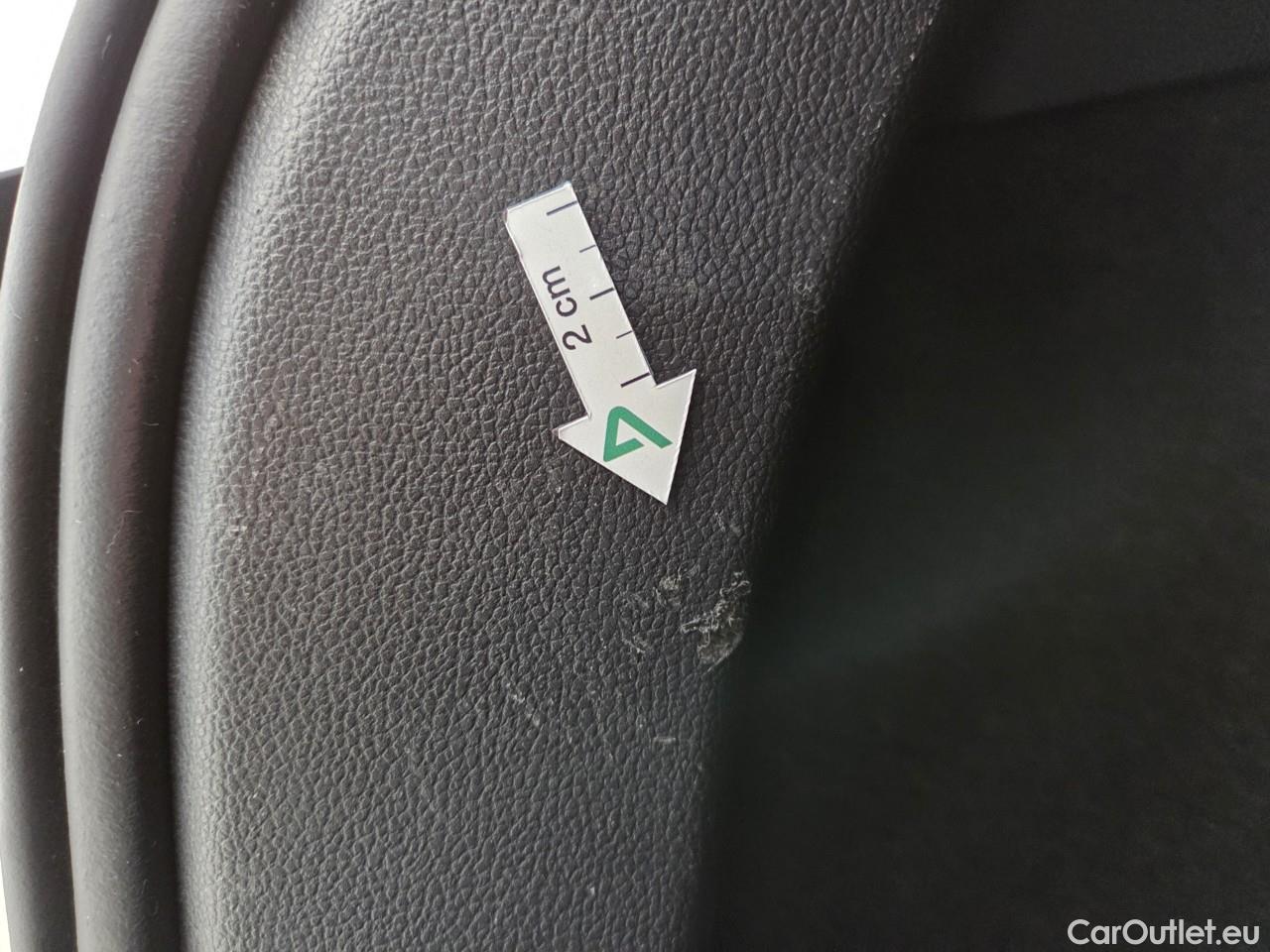  Volkswagen  Golf  Life 1.0 TSI #53