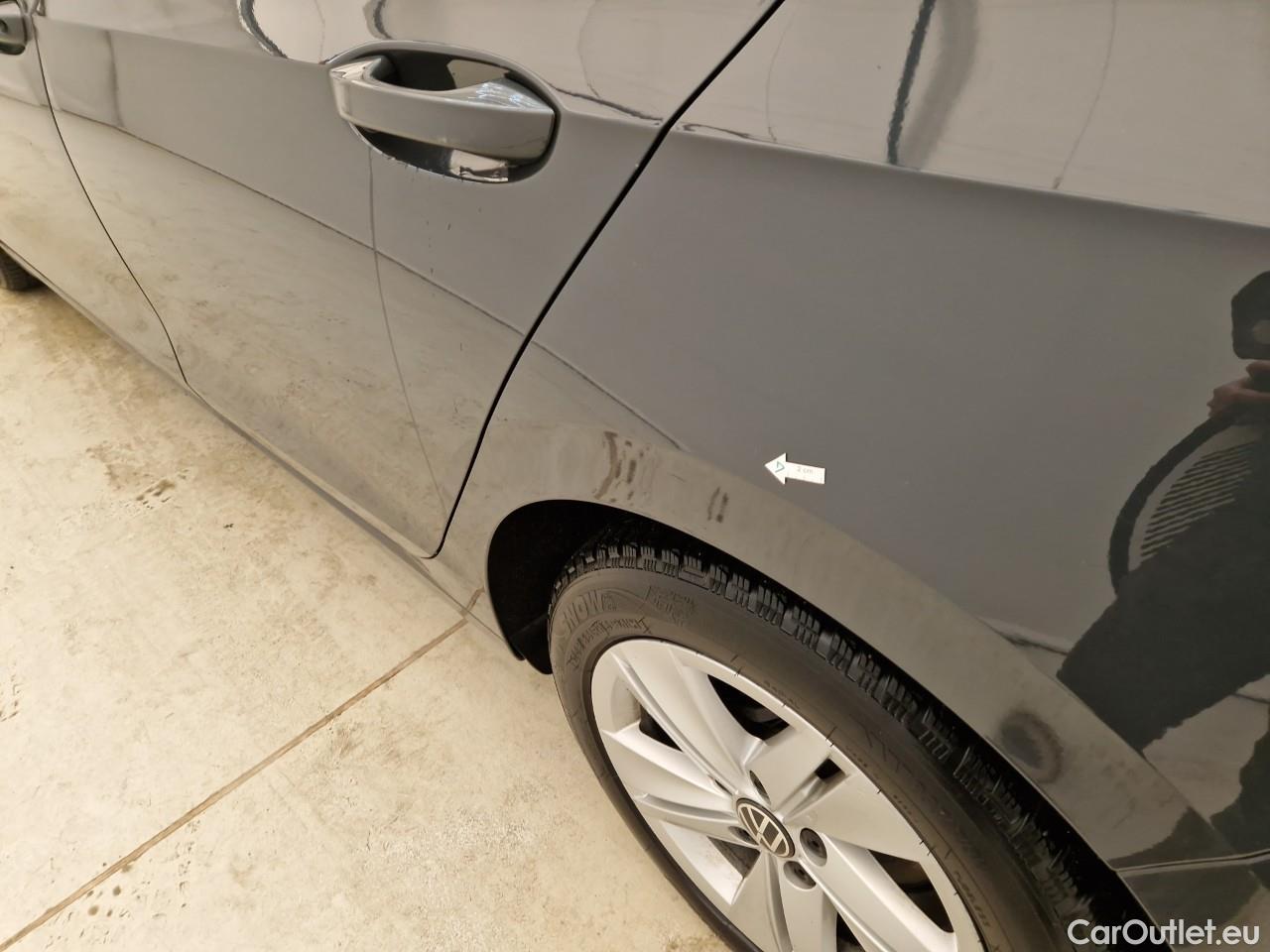  Volkswagen  Golf  Life 1.0 TSI #49