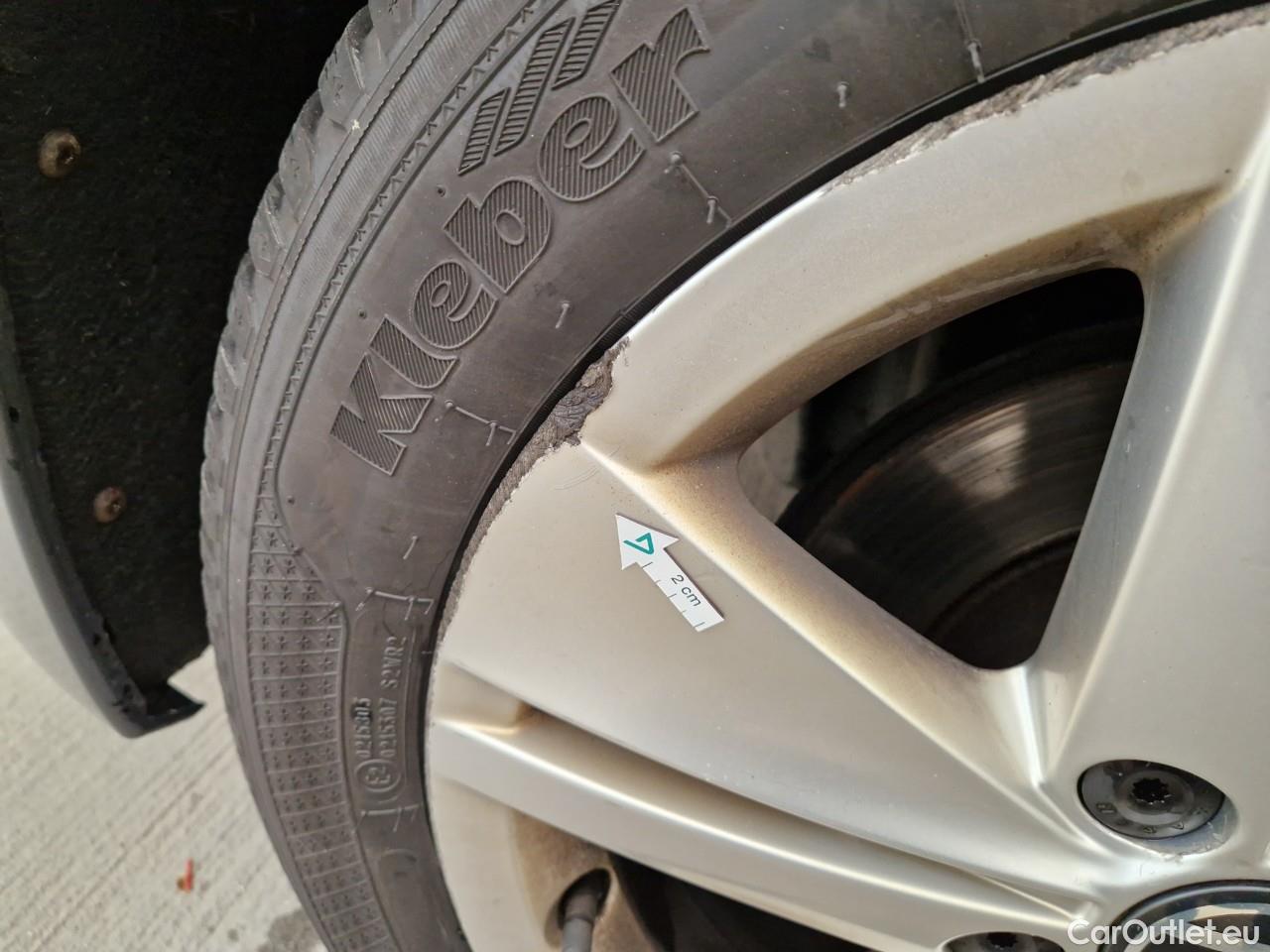  Volkswagen  Golf  Life 1.0 TSI #28