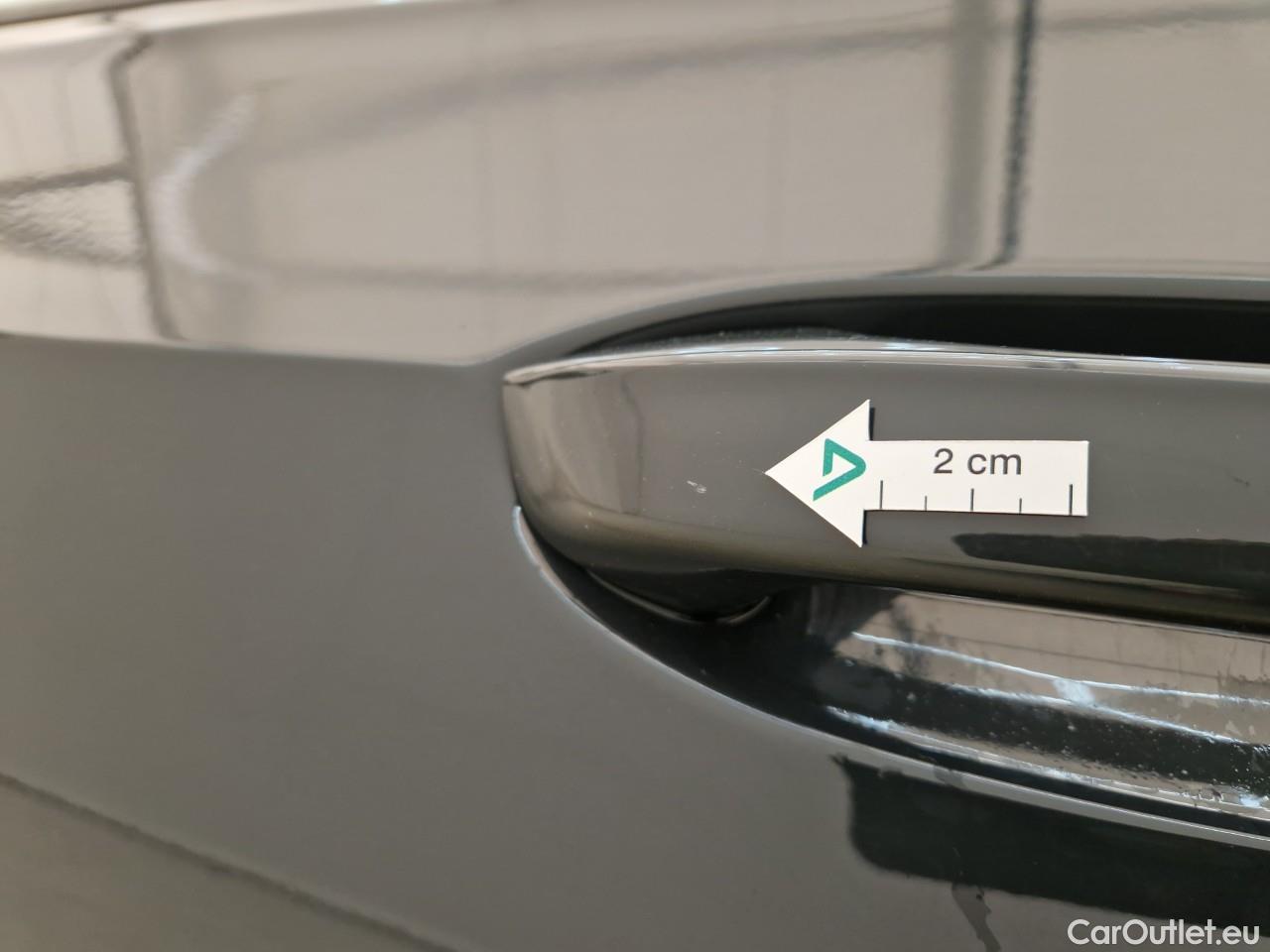  Volkswagen  Golf  Life 1.0 TSI #4