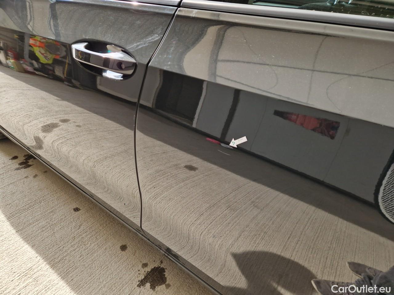  Volkswagen  Golf  Life 1.0 TSI #43