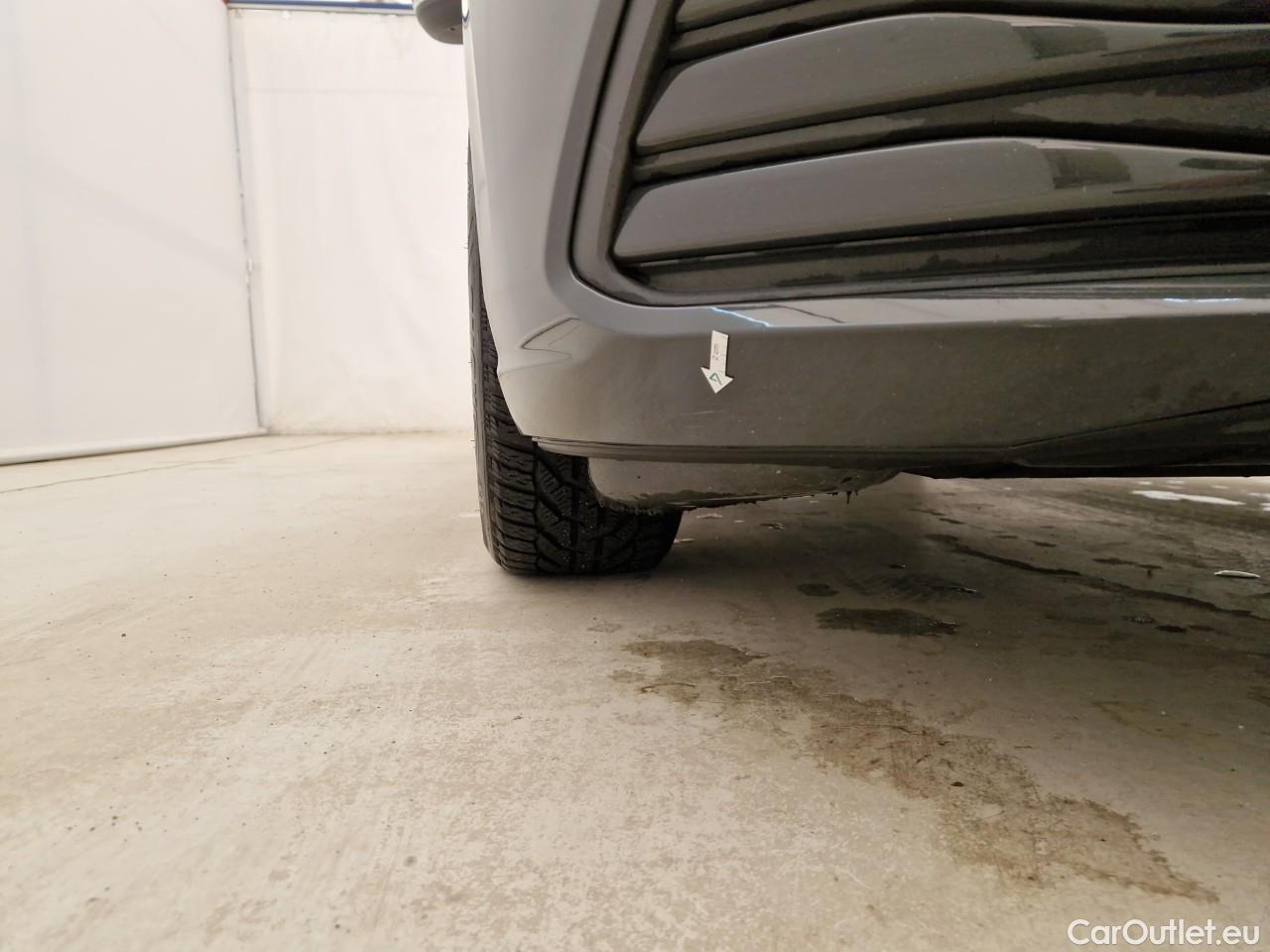  Volkswagen  Golf  Life 1.0 TSI #6