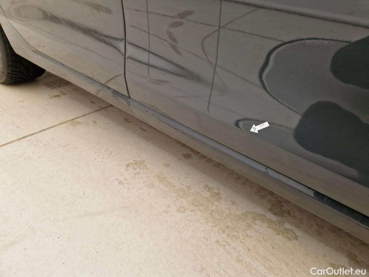  Volkswagen  Golf  Life 1.0 TSI #16