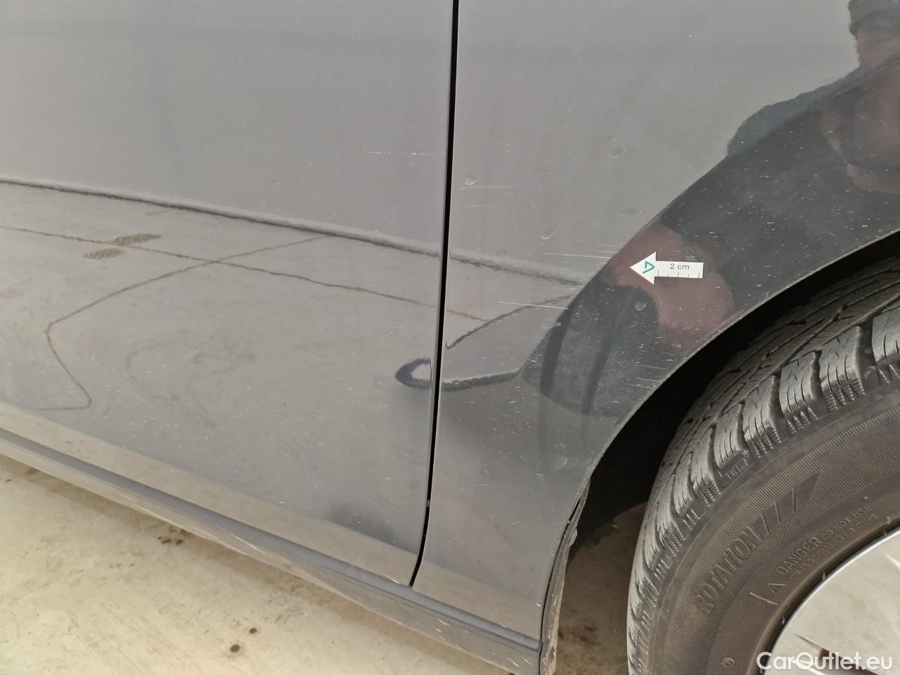  Volkswagen  Golf  Life 1.0 TSI #28