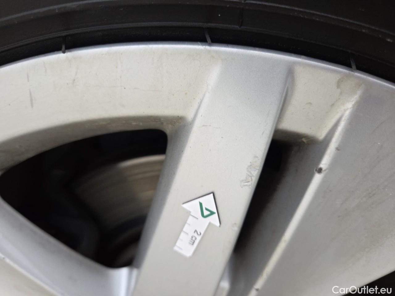  Volkswagen  Golf  Life 1.0 TSI #7