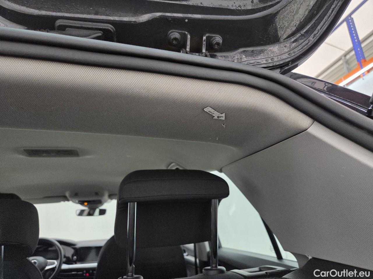  Volkswagen  Golf  Life 1.0 TSI #48