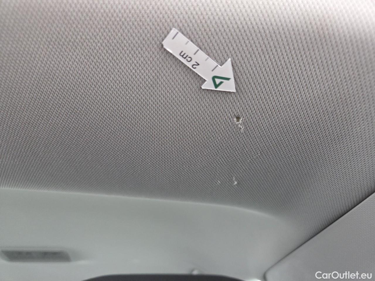  Volkswagen  Golf  Life 1.0 TSI #47