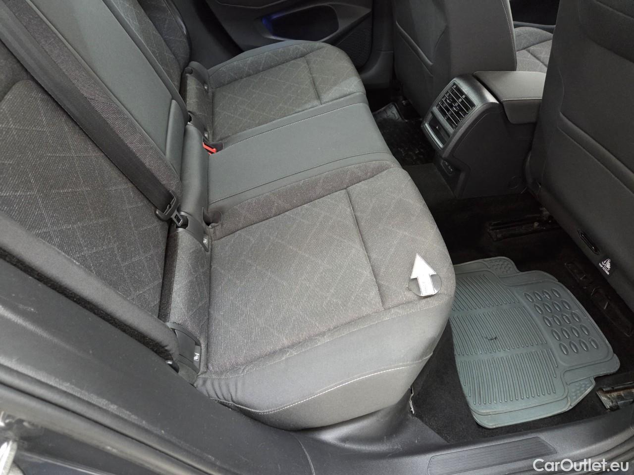  Volkswagen  Golf  Life 1.0 TSI #45