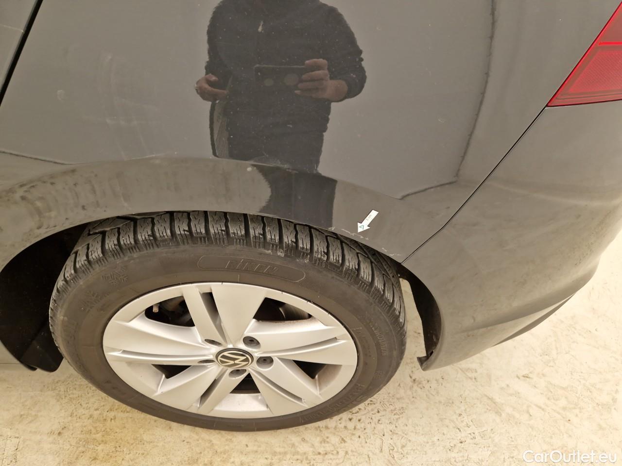  Volkswagen  Golf  Life 1.0 TSI #44