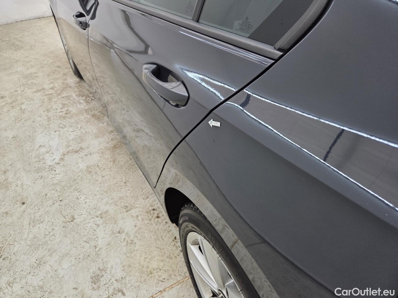  Volkswagen  Golf  Life 1.0 TSI #33