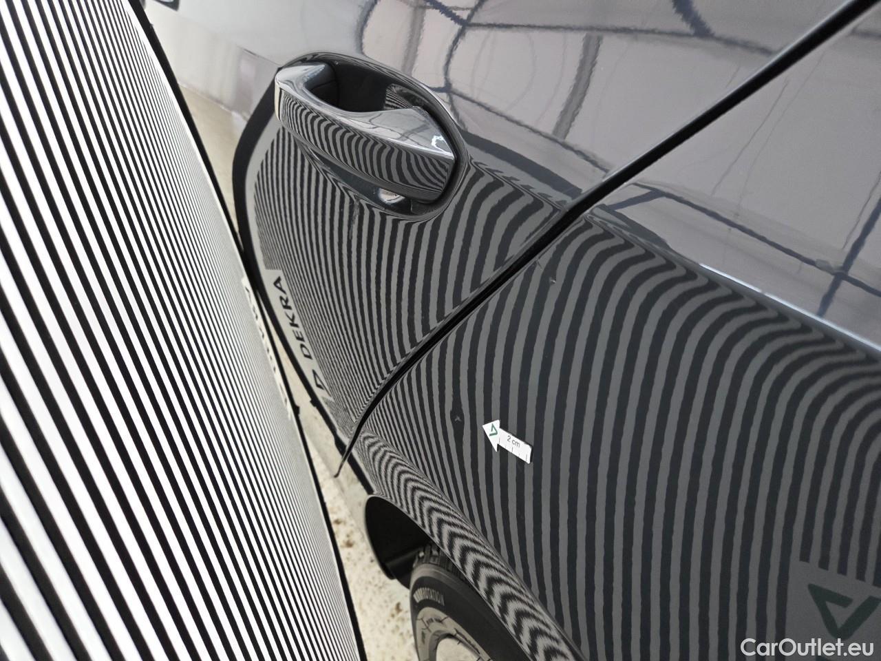  Volkswagen  Golf  Life 1.0 TSI #29