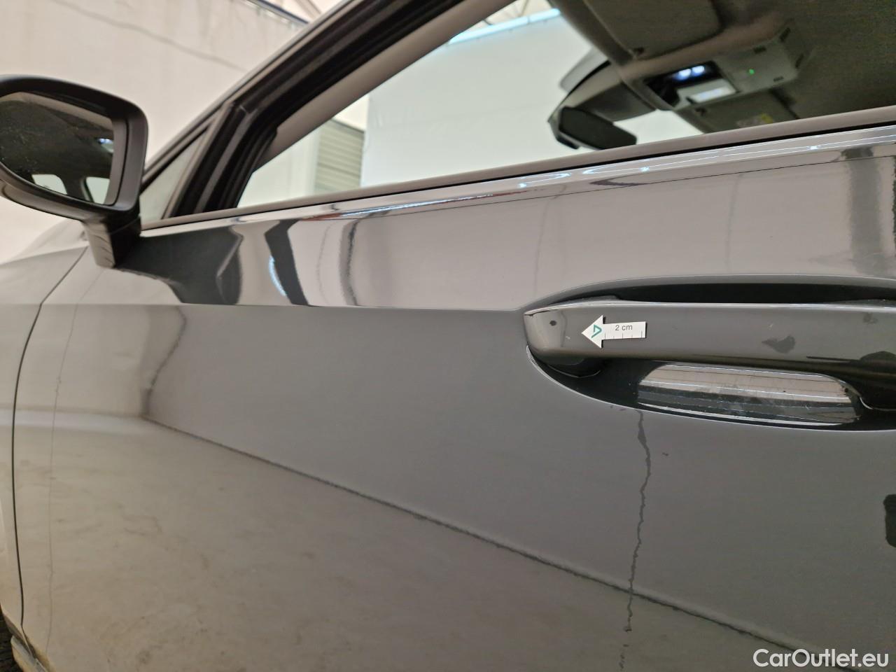  Volkswagen  Golf  Life 1.0 TSI #5