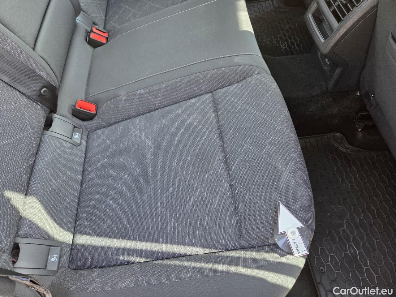  Volkswagen  Golf  Life 1.0 TSI #39