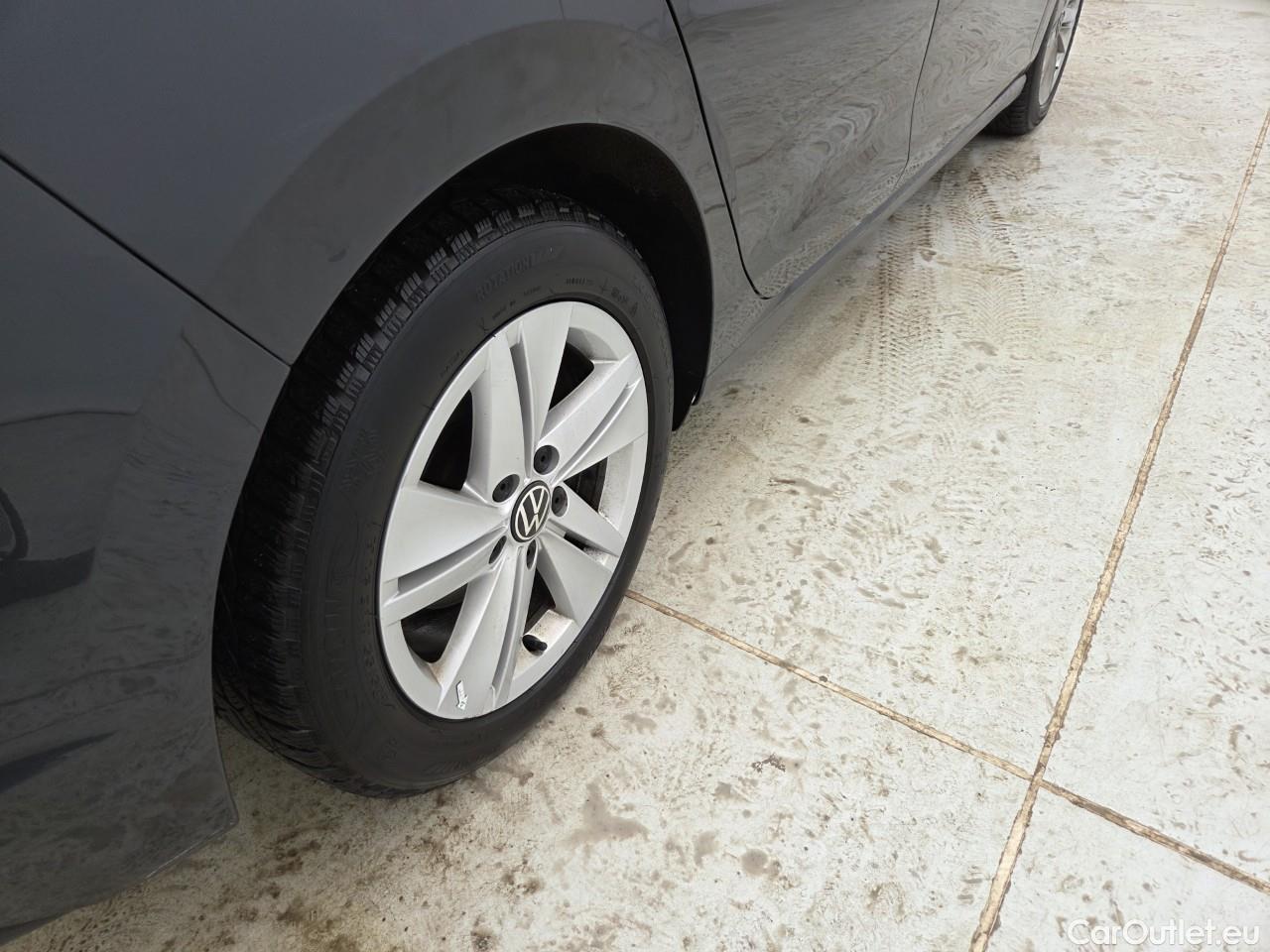  Volkswagen  Golf  Life 1.0 TSI #23