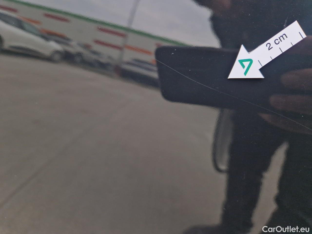  Volkswagen  Golf  Life 1.0 TSI #31