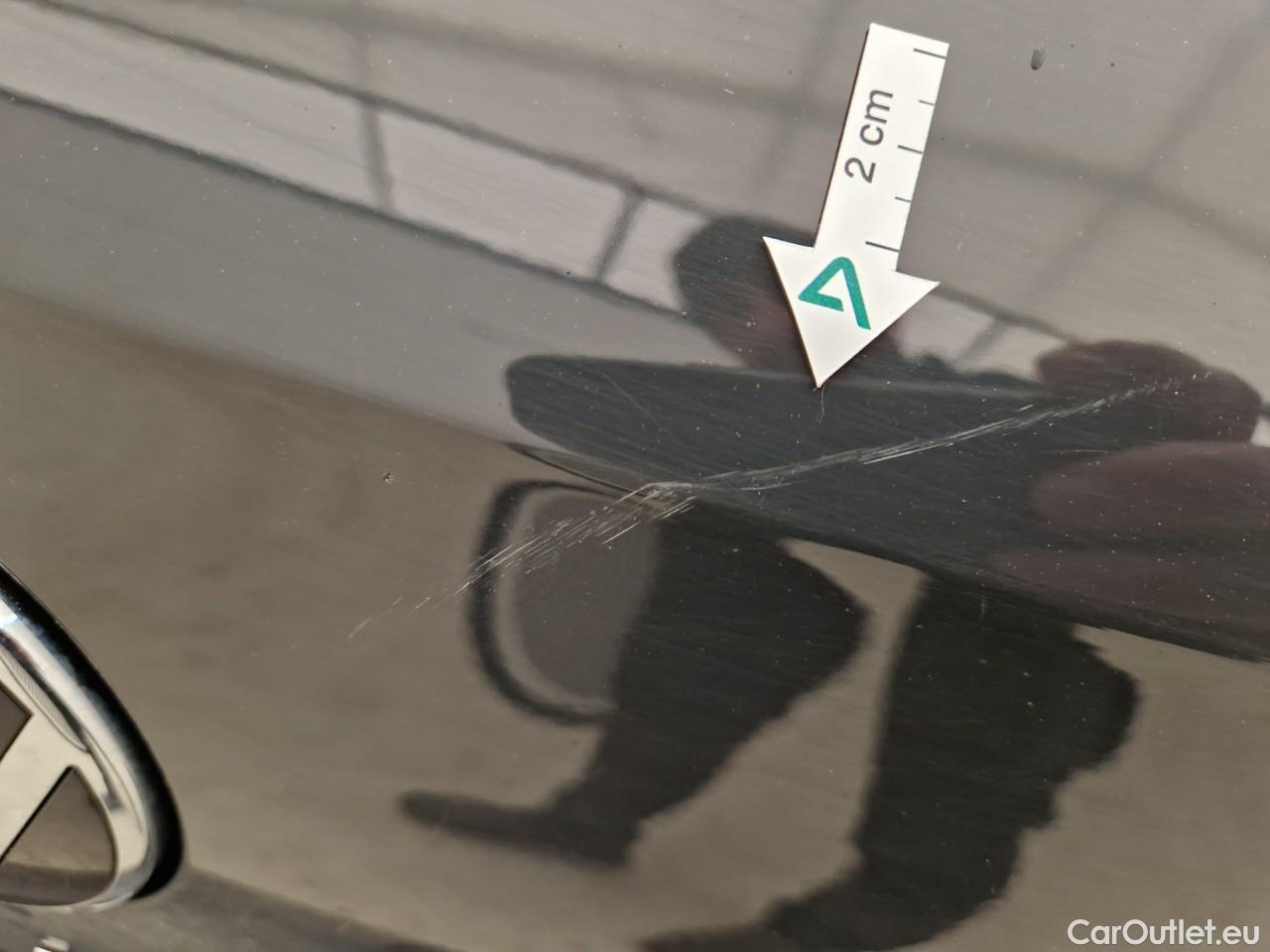  Volkswagen  Golf  Life 1.0 TSI #32