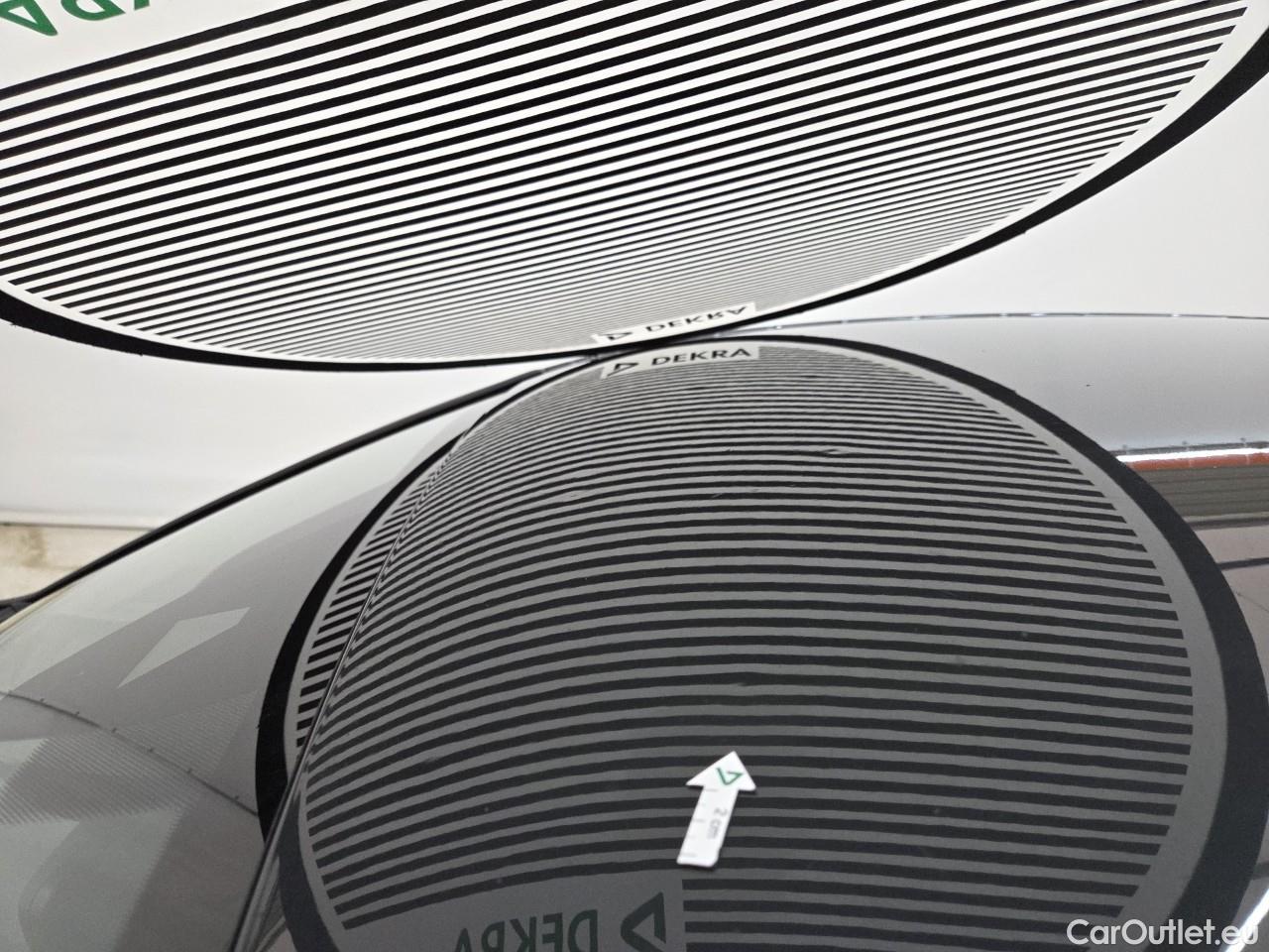  Volkswagen  Golf  Life 1.0 TSI #38