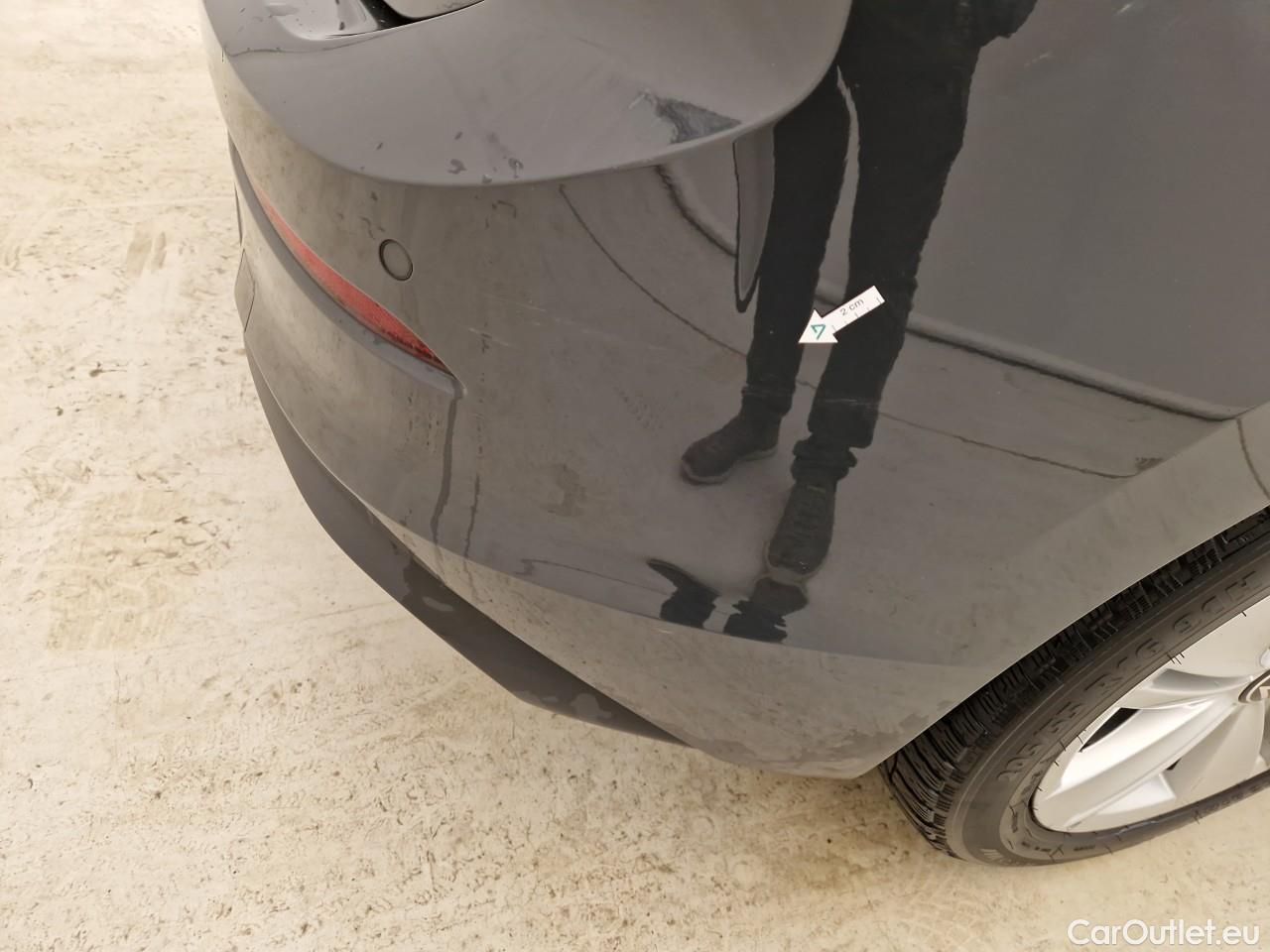  Volkswagen  Golf  Life 1.0 TSI #26