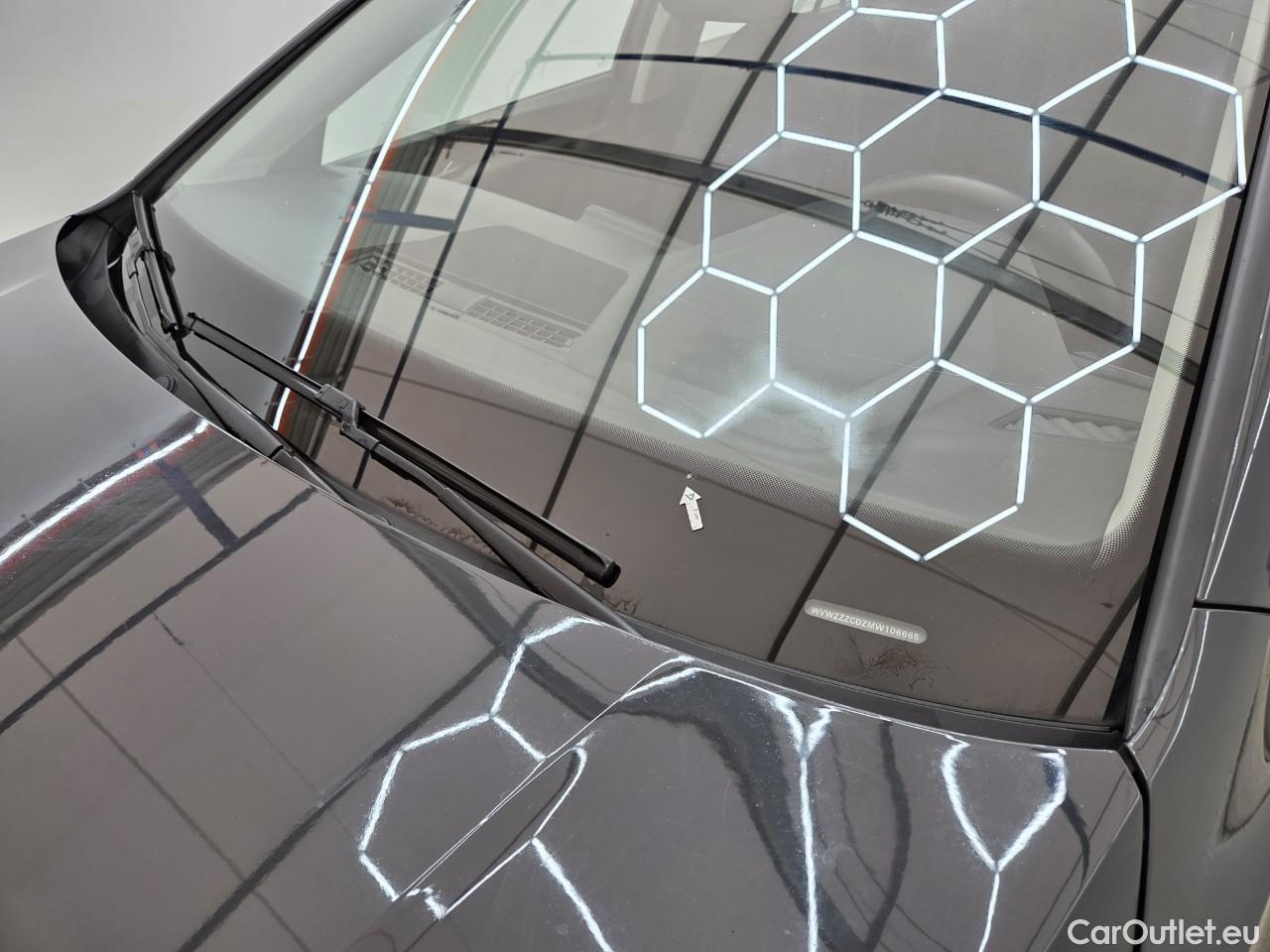  Volkswagen  Golf  Life 1.0 TSI #19