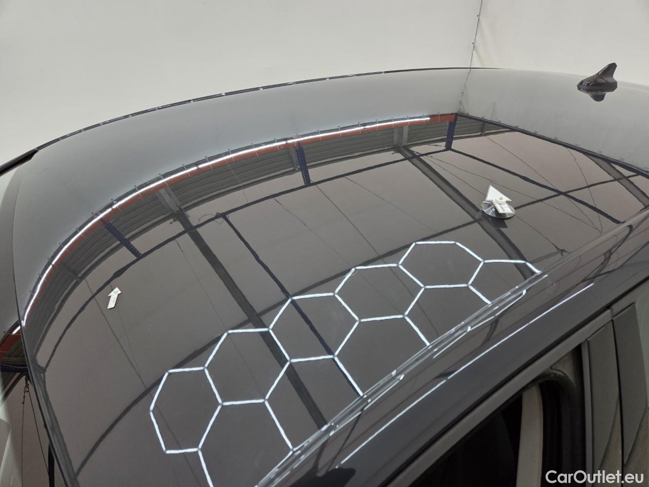  Volkswagen  Golf  Life 1.0 TSI #40