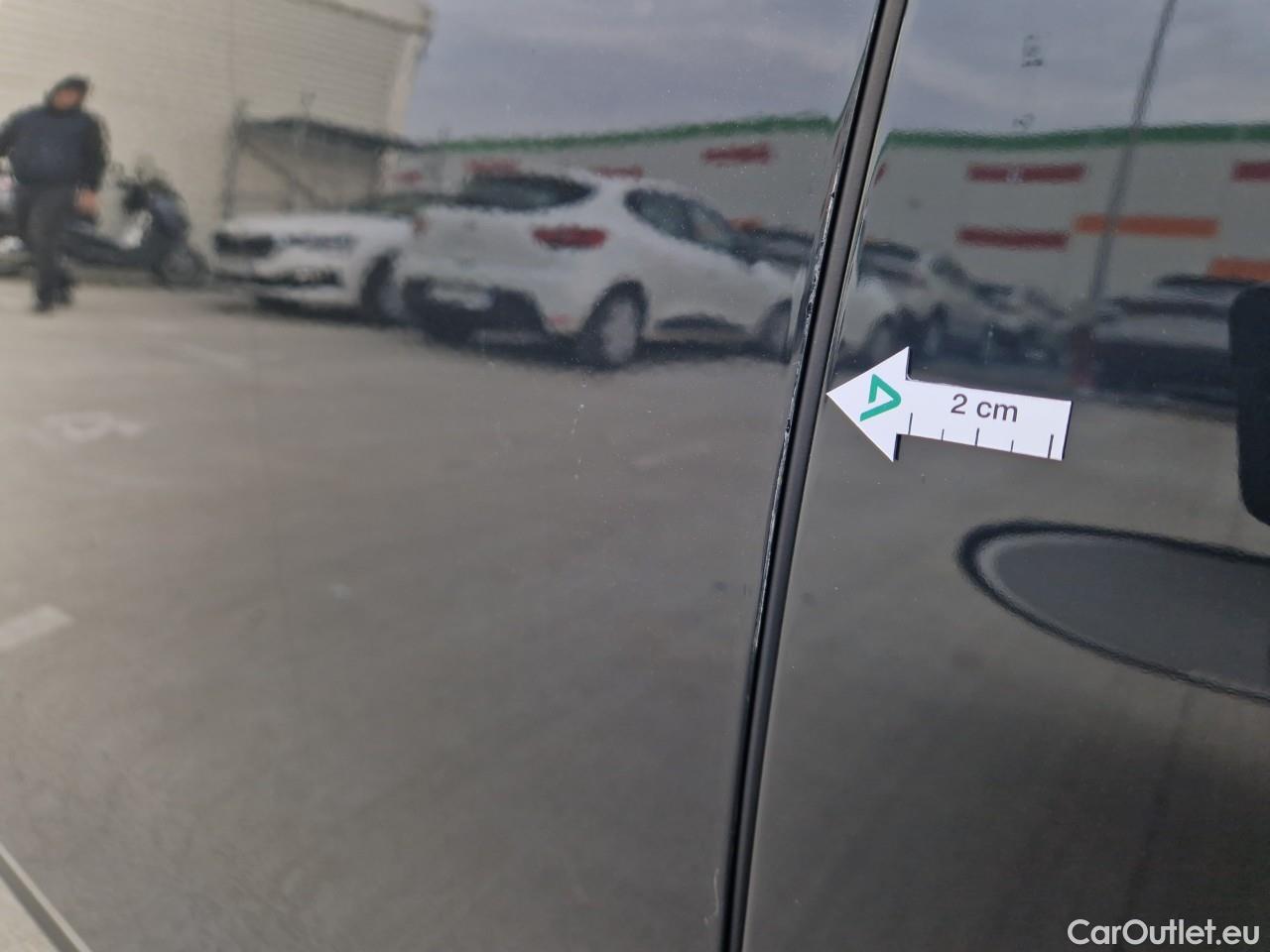  Volkswagen  Golf  Life 1.0 TSI #1