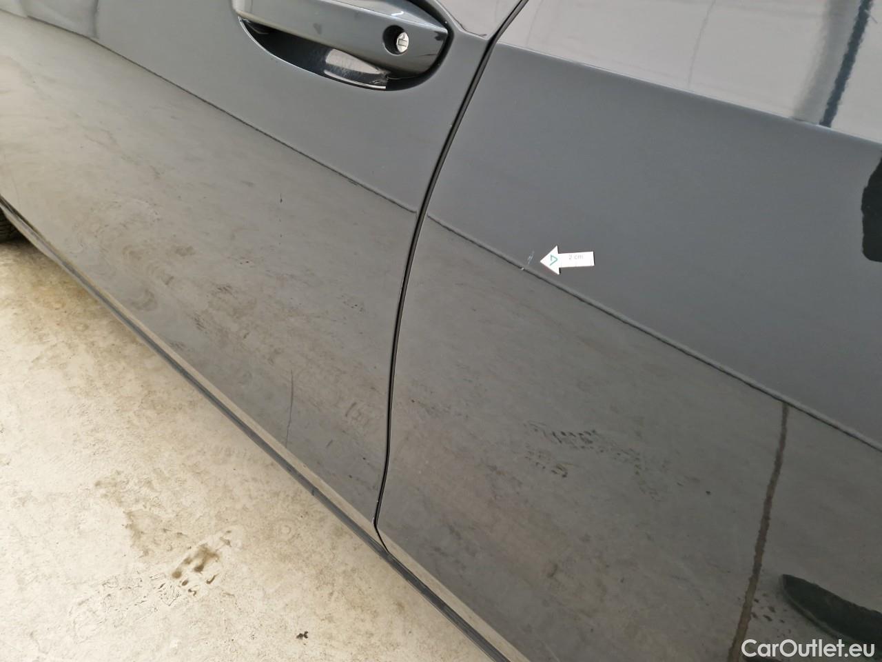  Volkswagen  Golf  Life 1.0 TSI #35