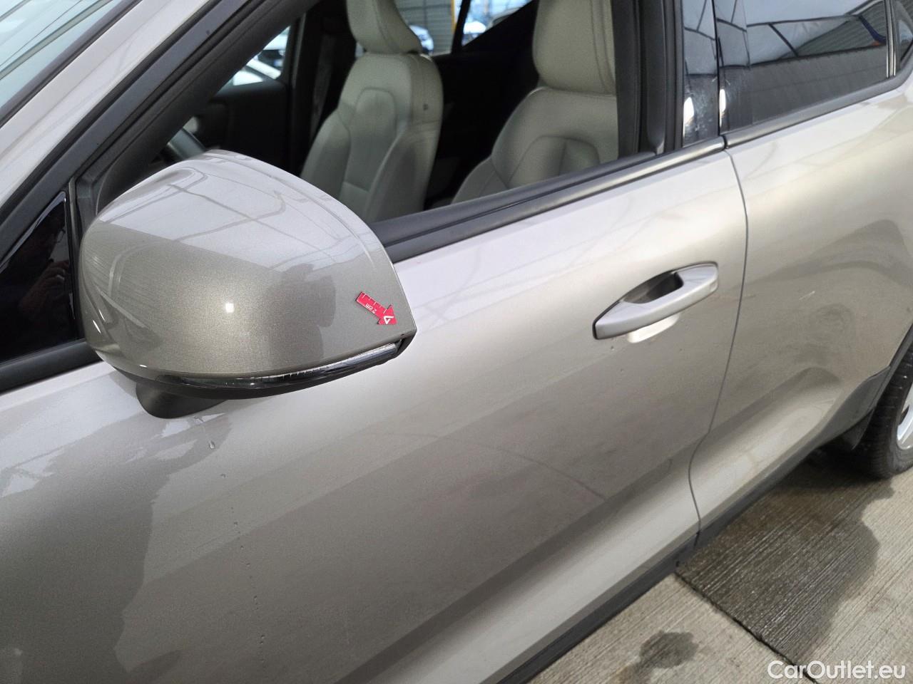  Volvo  XC 40 2.0 B4 P 197CP Momentum Pro AT8 #4