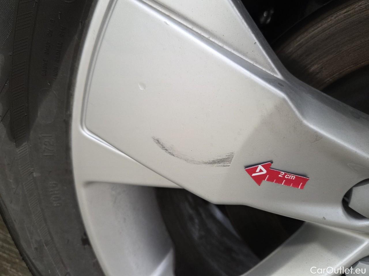  Volvo  XC 40 2.0 B4 P 197CP Momentum Pro AT8 #45