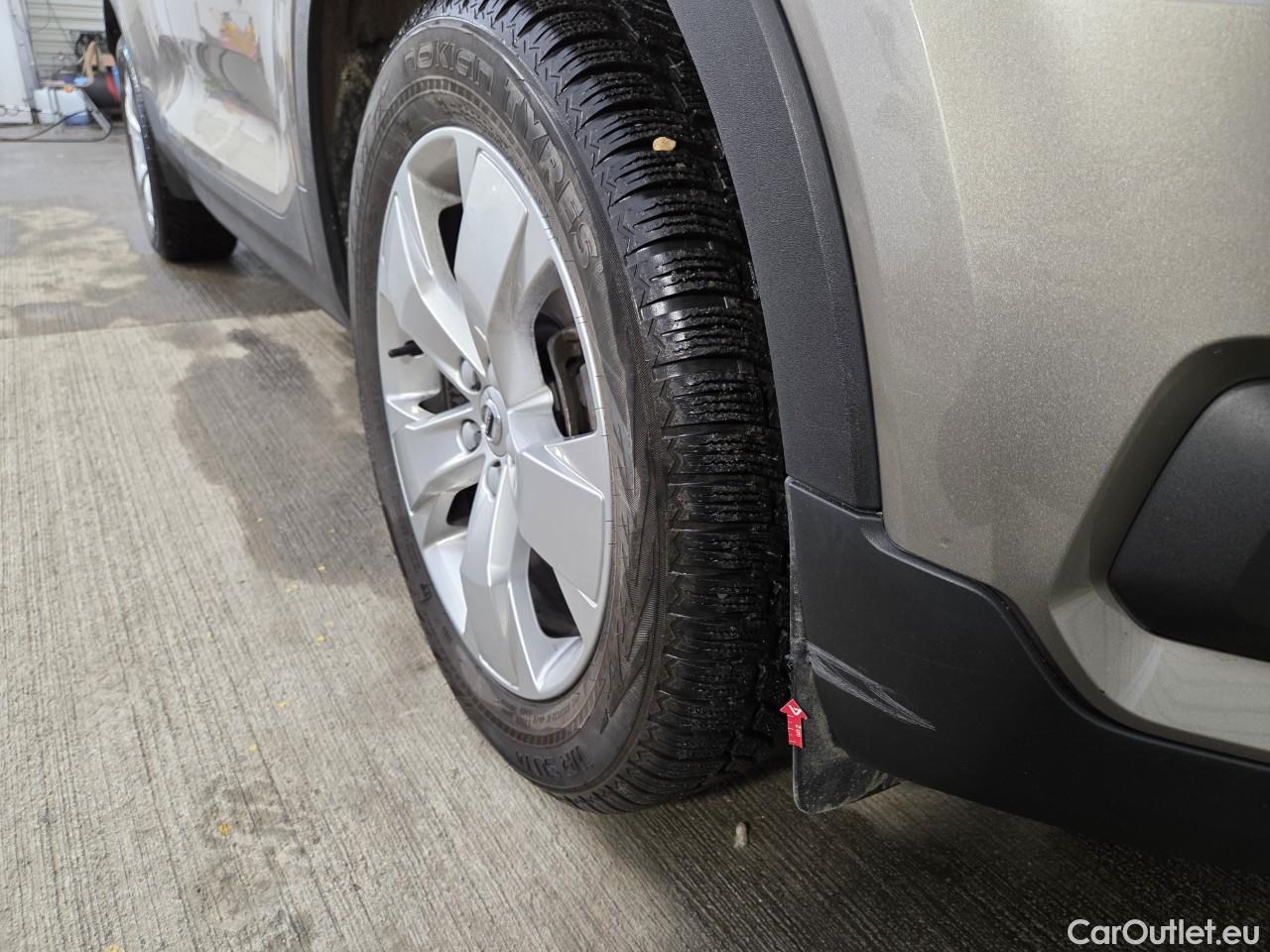  Volvo  XC 40 2.0 B4 P 197CP Momentum Pro AT8 #7