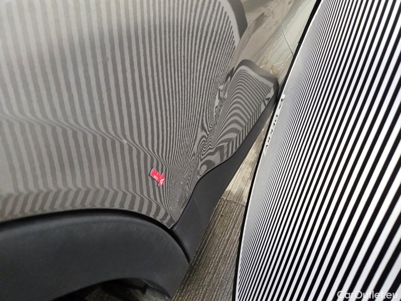  Volvo  XC 40 2.0 B4 P 197CP Momentum Pro AT8 #26