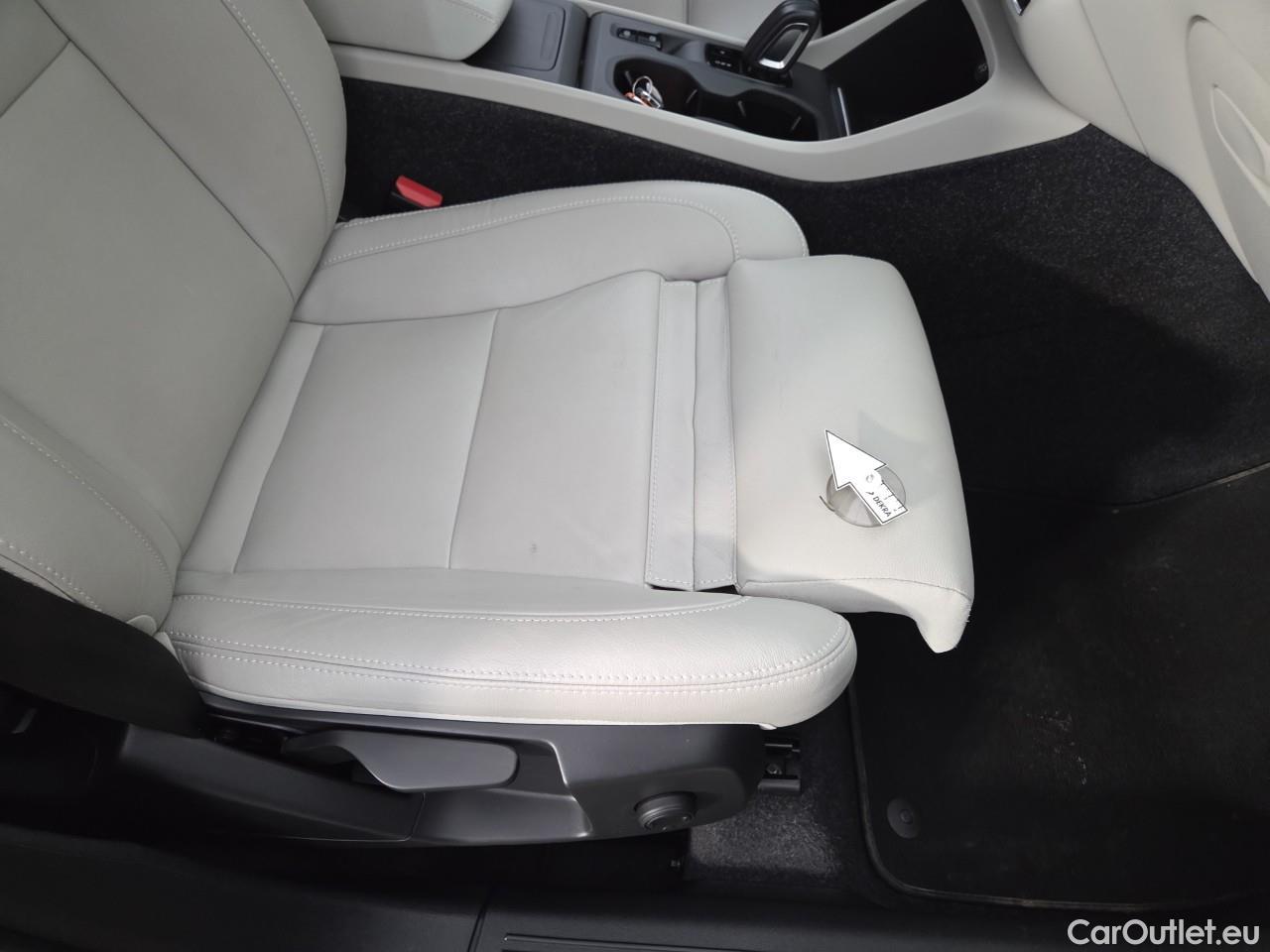  Volvo  XC 40 2.0 B4 P 197CP Momentum Pro AT8 #62