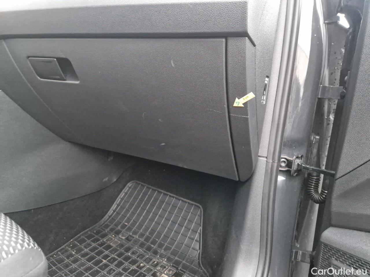  Volkswagen  Polo 1.0 80CP Trendline #32