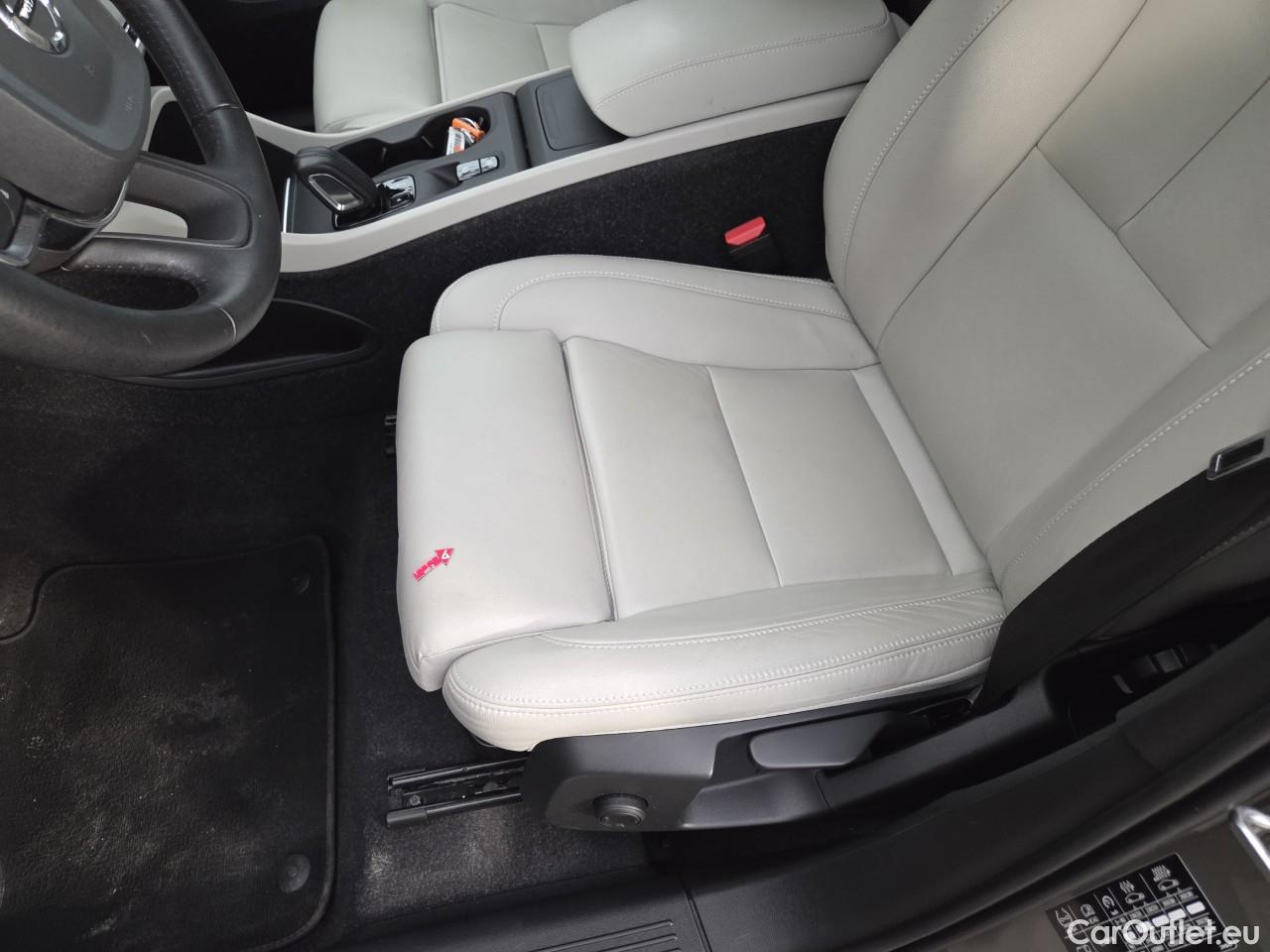  Volvo  XC 40 2.0 B4 P 197CP Momentum Pro AT8 #56