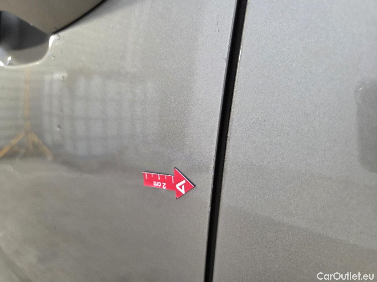  Volvo  XC 40 2.0 B4 P 197CP Momentum Pro AT8 #1