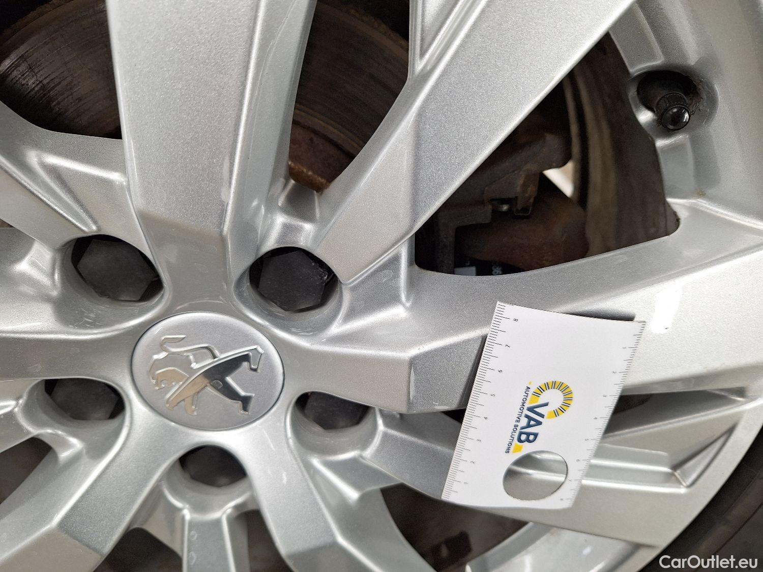  Peugeot  5008 Peugeot,  FL'20, Peugeot  1.2 PureTech 96kW S&S Active Pack 5d #16