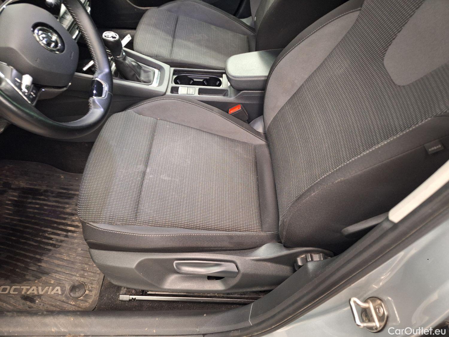  Skoda  Octavia Skoda,  Combi '20, Skoda  Combi 2.0 CRTDI 85kW Ambition 5d #62