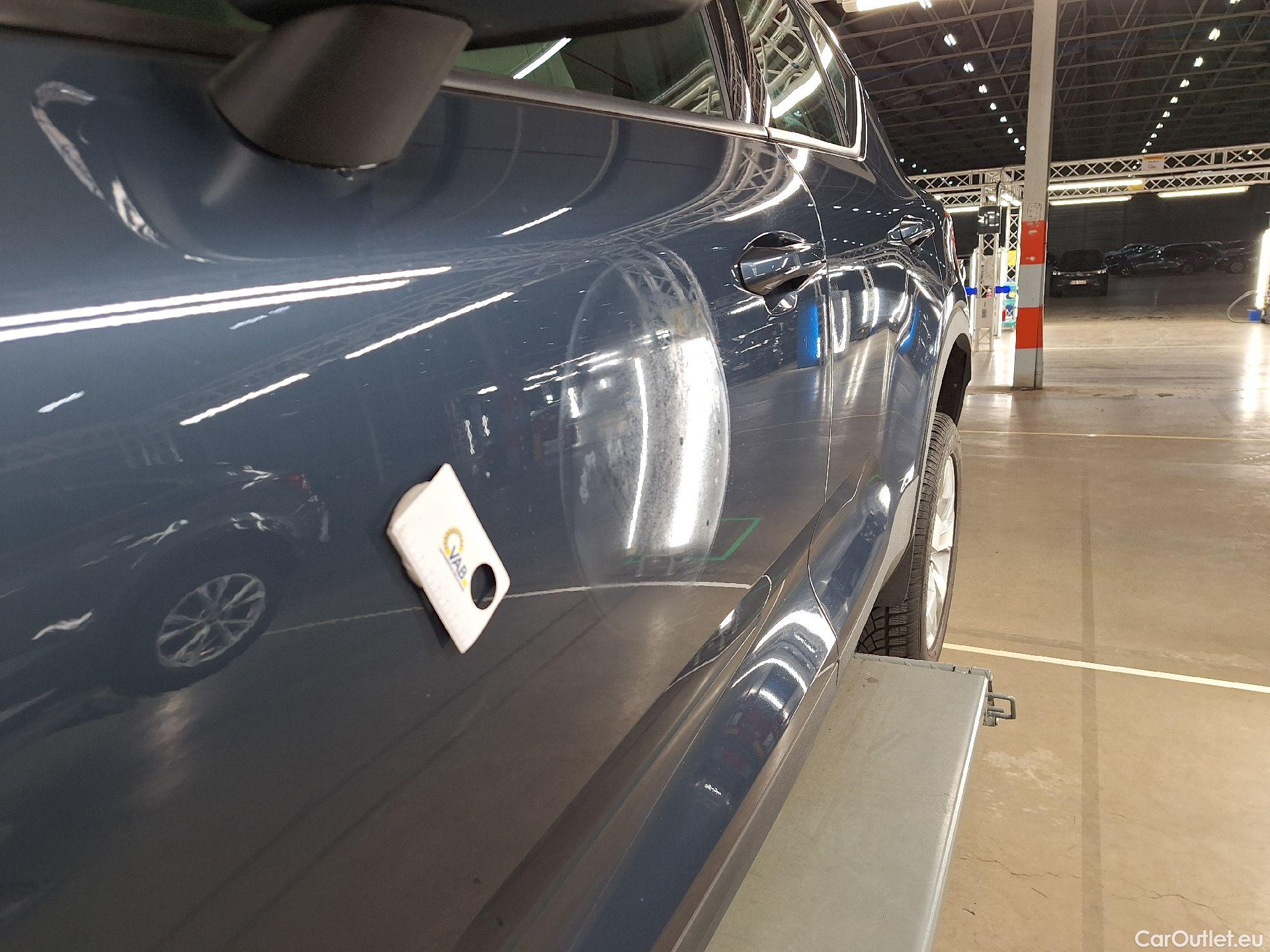  Volvo  XC 40 Volvo, XC40 '17, Volvo XC40 T3 Momentum Pro 5d #9