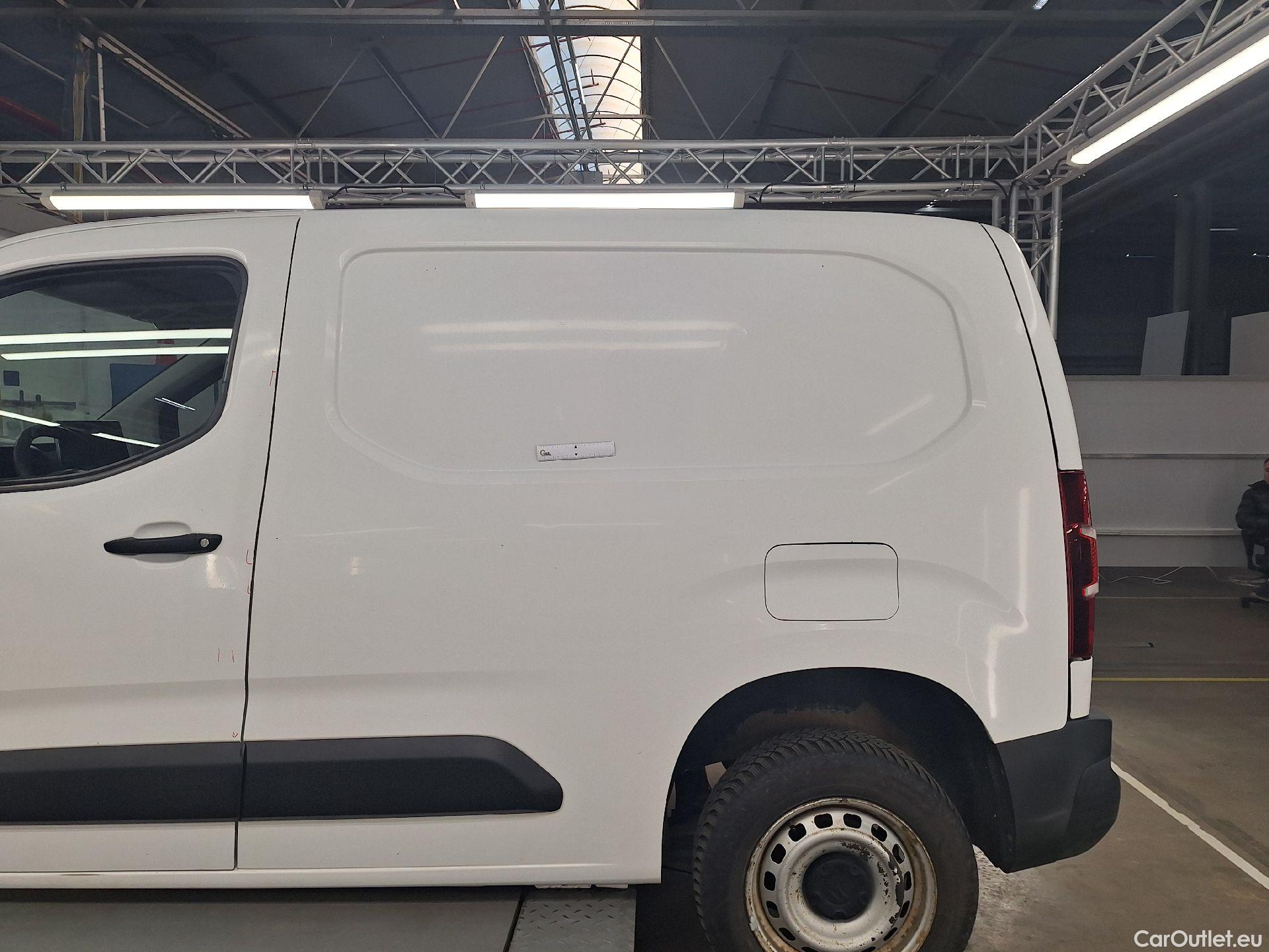  Citroen  Berlingo Citroën, _ '18, Citroën  M Light 1.2 PT 110 S&S MAN6 Contr #35