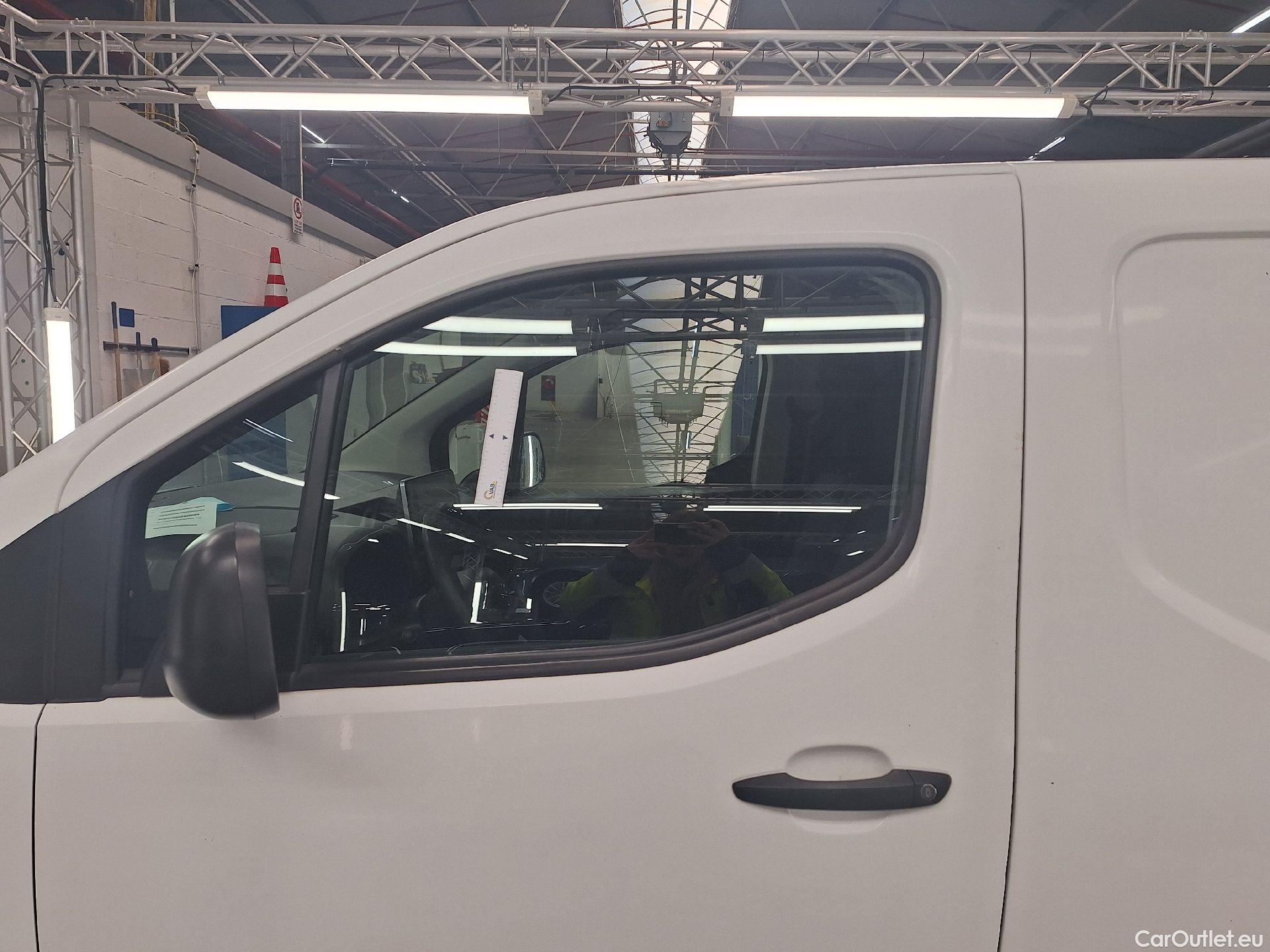  Citroen  Berlingo Citroën, _ '18, Citroën  M Light 1.2 PT 110 S&S MAN6 Contr #109