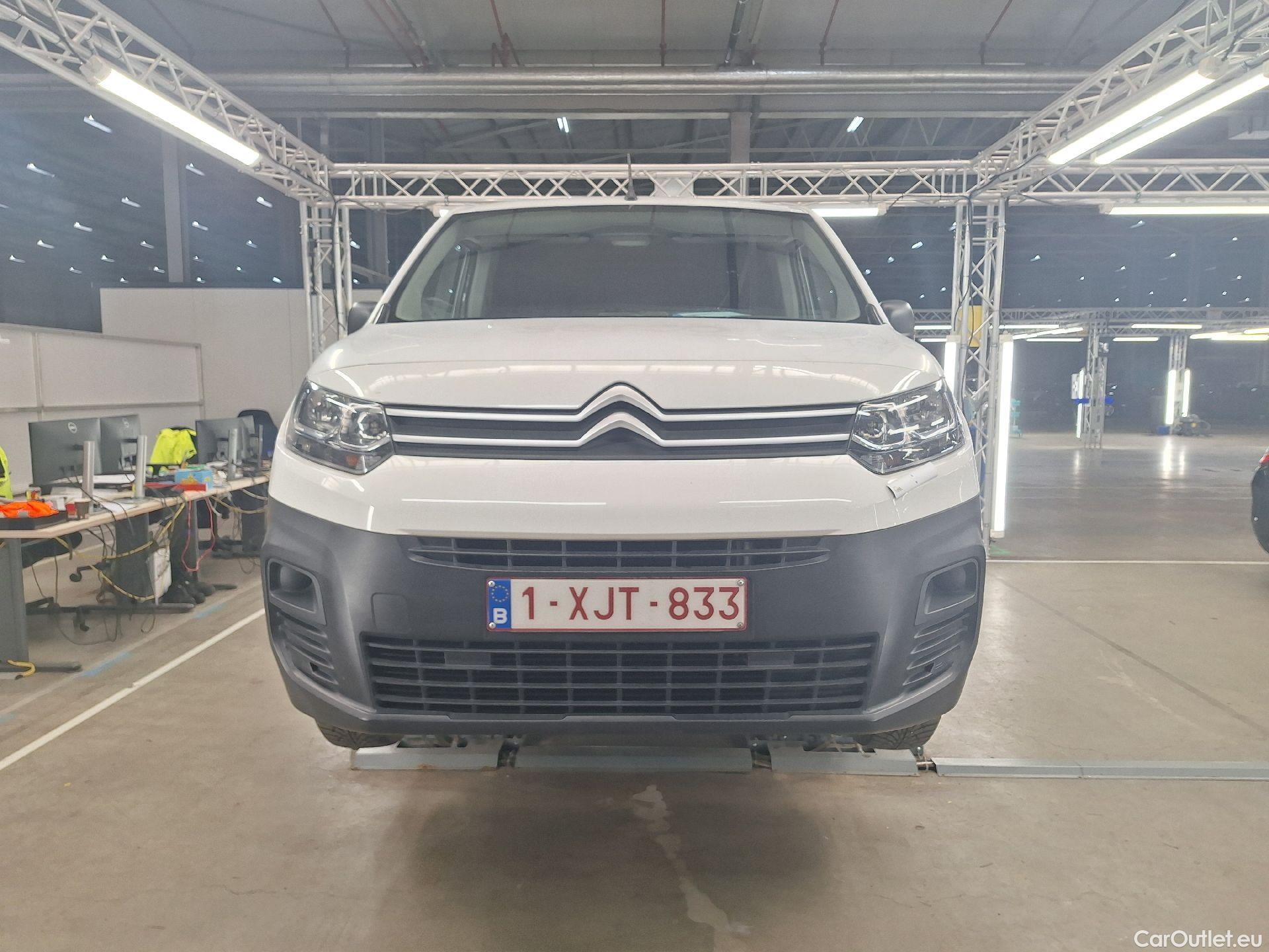  Citroen  Berlingo Citroën, _ '18, Citroën  M Light 1.2 PT 110 S&S MAN6 Contr #90