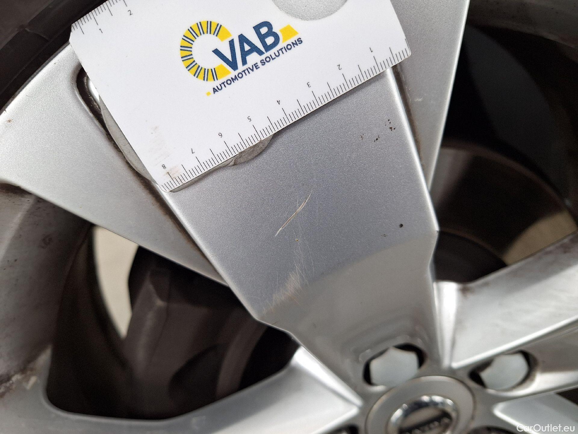  Volvo  XC 40 Volvo, XC40 '17, Volvo XC40 T3 Momentum Pro 5d #28