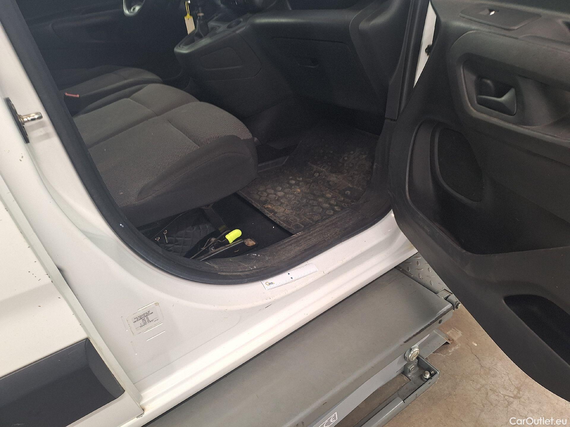  Citroen  Berlingo Citroën, _ '18, Citroën  M Light 1.2 PT 110 S&S MAN6 Contr #70