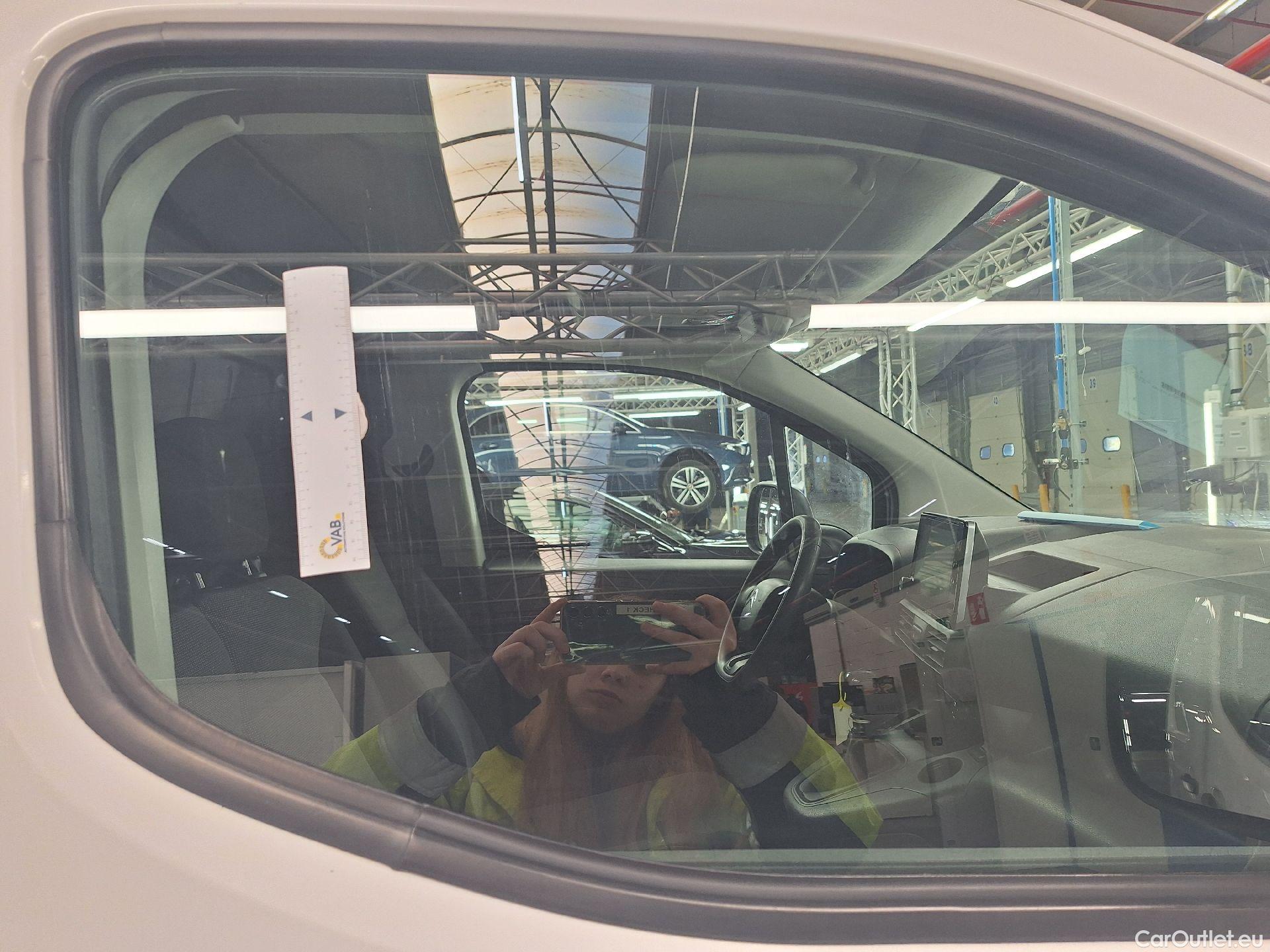  Citroen  Berlingo Citroën, _ '18, Citroën  M Light 1.2 PT 110 S&S MAN6 Contr #79