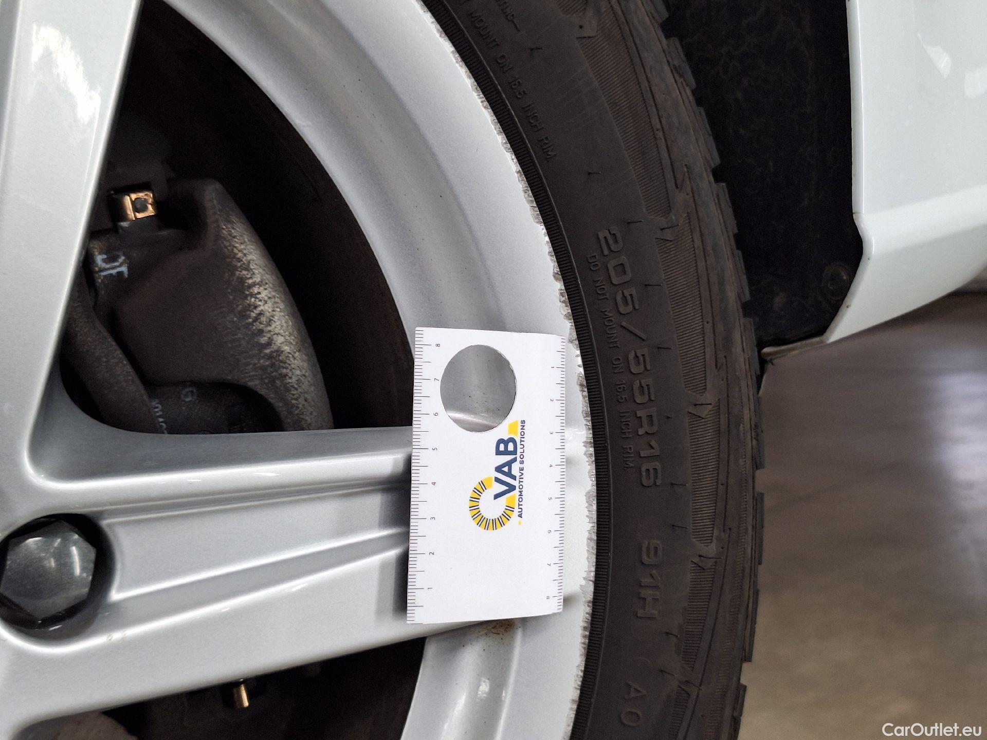  Audi  A3 Audi,  Sportback FL'16, Audi  Sportback 1.6 30 TDi 85kW 5d #33