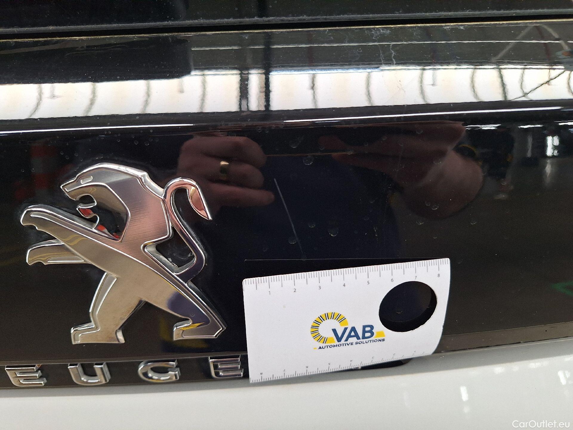  Peugeot  3008 Peugeot,  FL'20, Peugeot  1.5 BlueHDi 96kW S&S EAT8 GT 5d #4